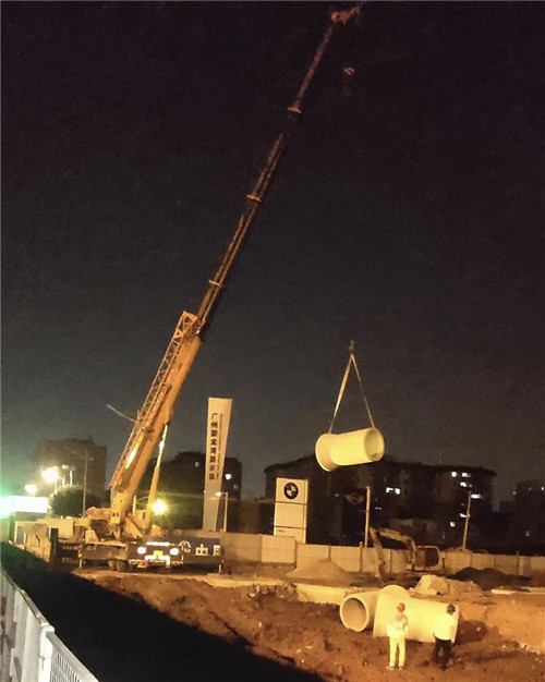 永和县“弯臂矫正”—— 吊车的 “形变补偿” 技术